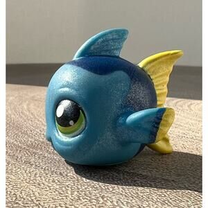 Littlest Pet Shop Authentic # 327 Blue Shimmer Fish Yellow Tail Green Eyes